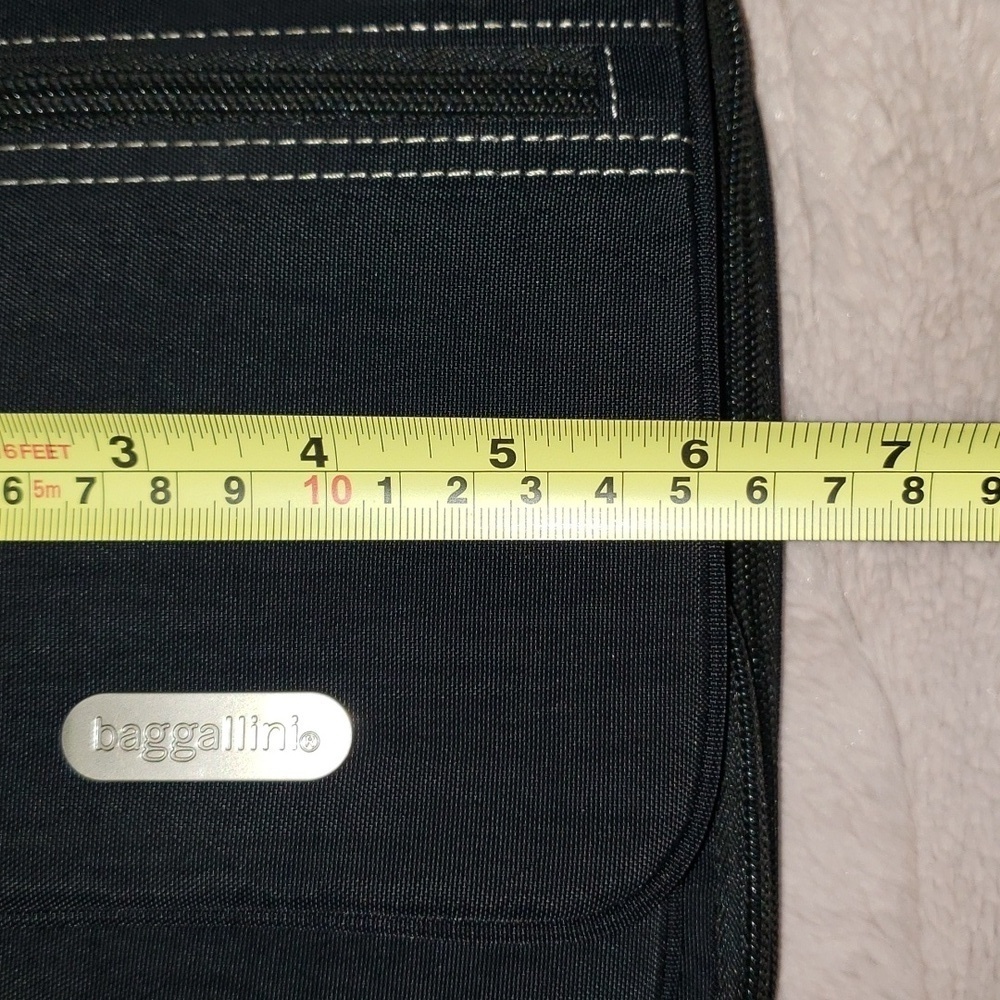Baggalini Black Nylon Multi Pocket Purse - Picture 10 of 12